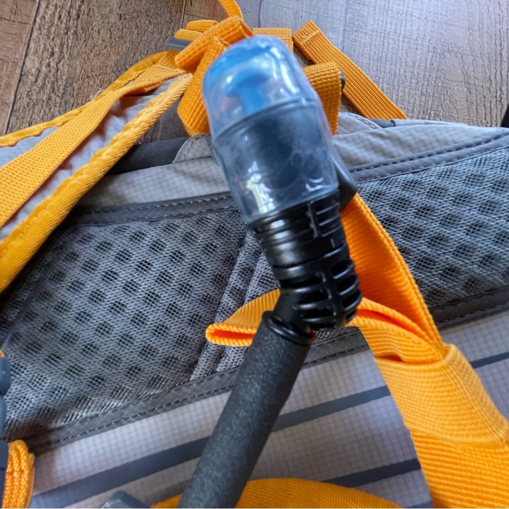 ALPS Mountaineering Hydro Trail 15 3L Hydration Reservoir Backpack NEW with Tags - Picture 4 of 8